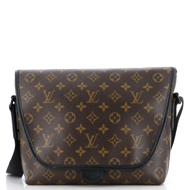 Magnetic Messenger Bag Macassar Monogram Canvas