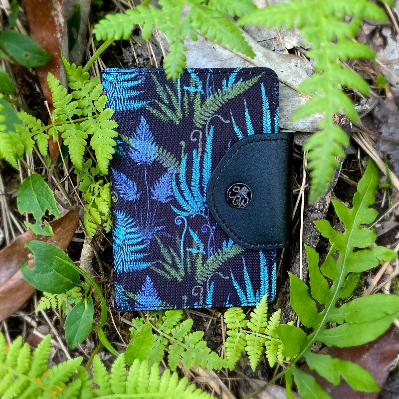 Follow the Ferns Snap Wallet